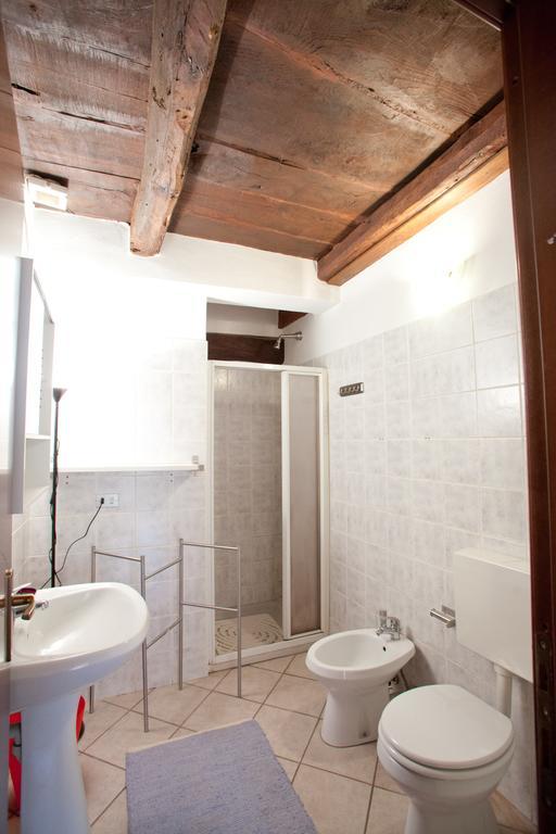 אורטה סאן ג'יוליו -Ortaflats- Appartamenti Imbarcadero & Palazzotto חדר תמונה